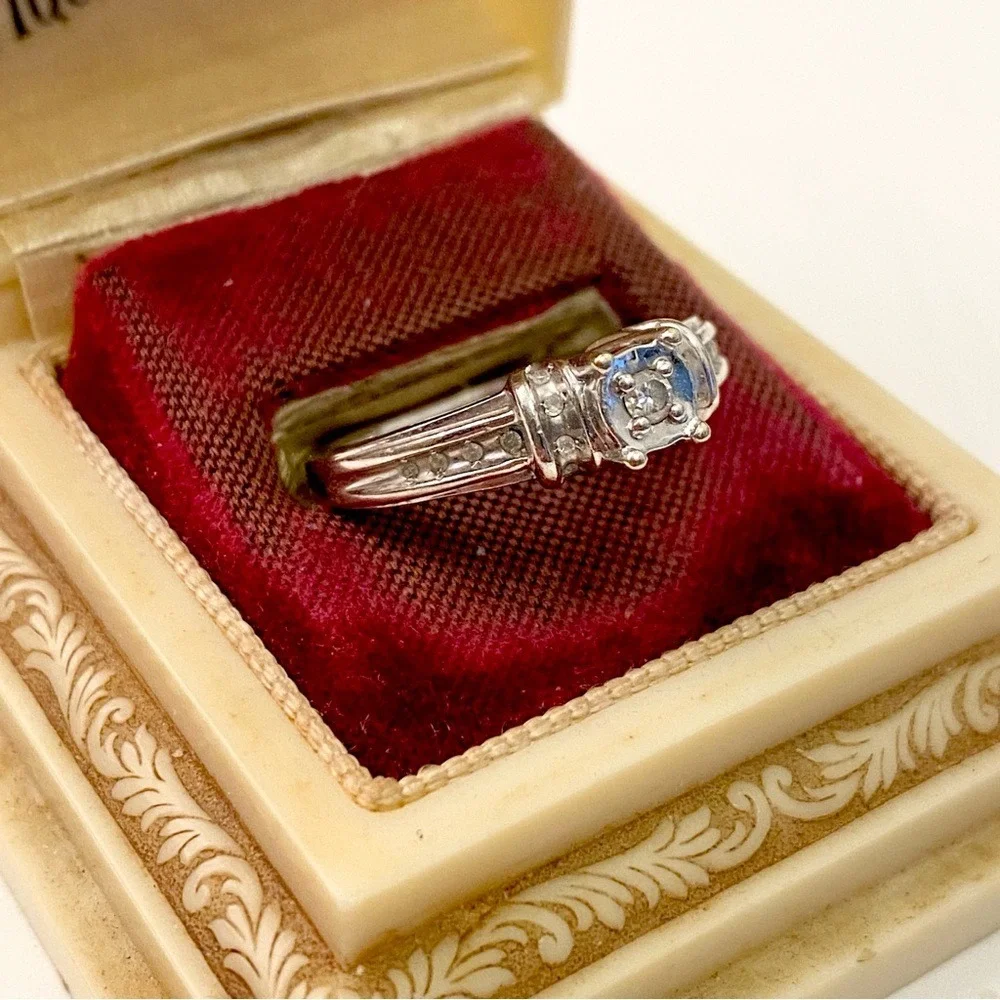 10KT 10K White Gold Diamond Ring‎ Sz 6.75